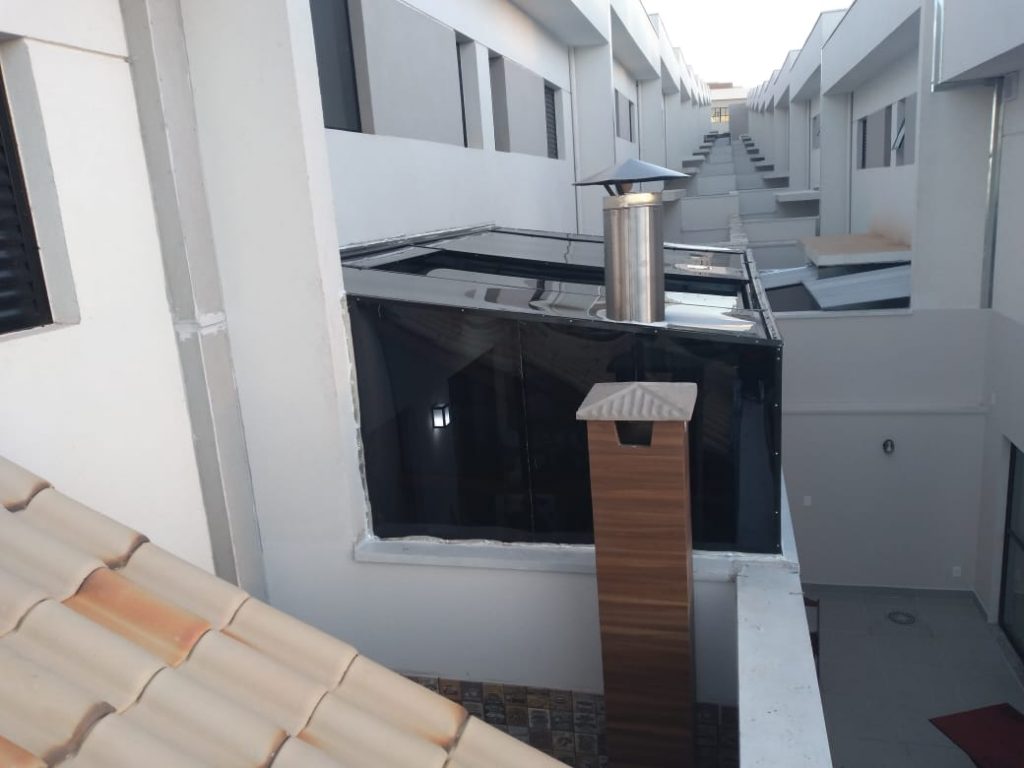 Visão Externa da Cobertura de Policarbonato