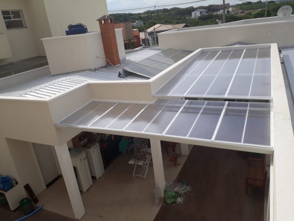 Cobertura Fixa em Policarbonato Instalada