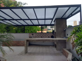 Cobertura Fixa em Policarbonato: porque é tão vantajoso investir nesse modelo?