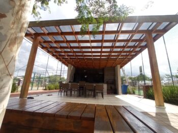Pergolado com Cobertura Policarbonato em Acabamento Verniz Toldos_Inovacao Pergolado com Cobertura Policarbonato em Acabamento Verniz Toldos_Inovacao