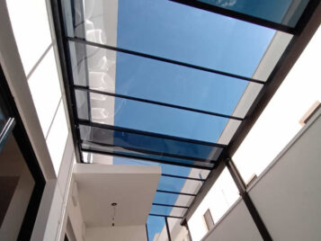 Cobertura Retrátil Policarbonato {{brizy_dc_image_alt imageSrc=